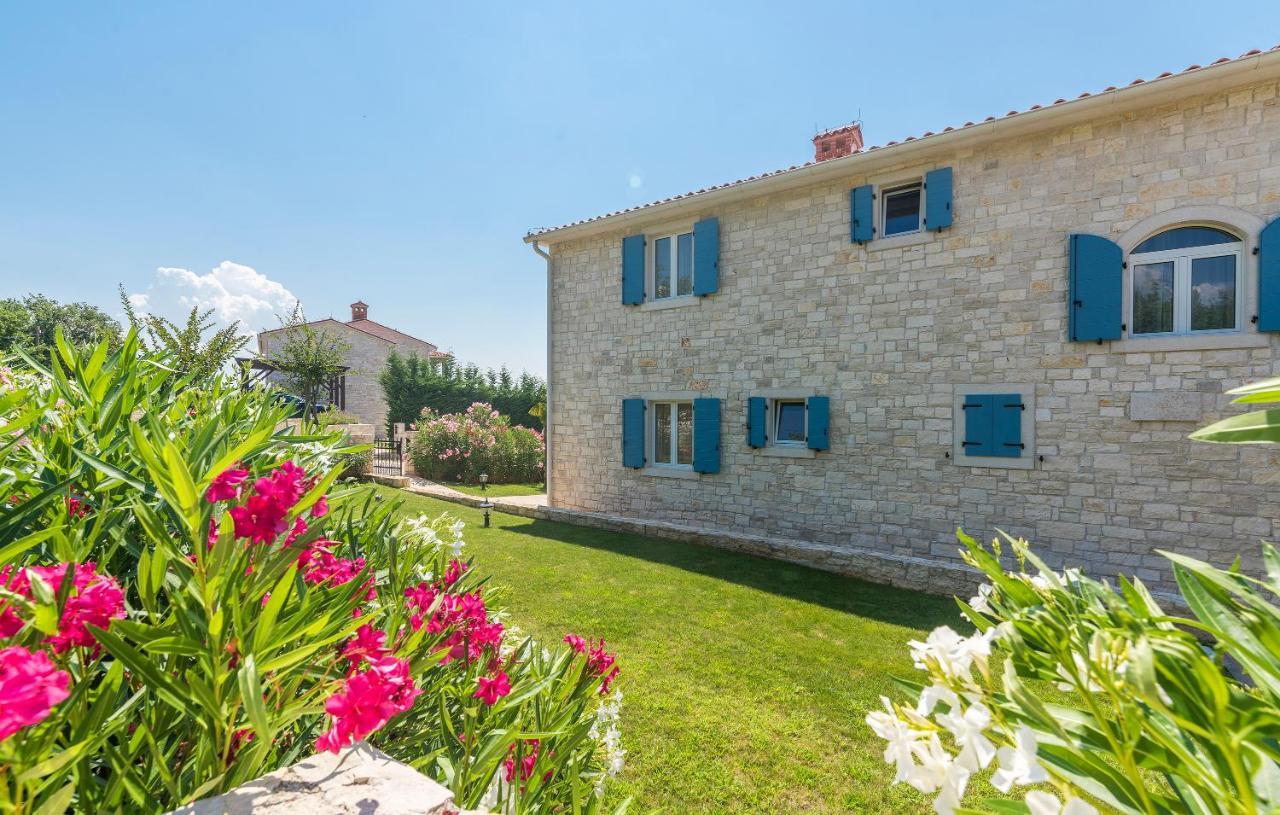 Villa Sterpazzi - Near Porec With Sea View, Private Jacuzzi, Sauna And Pool Višnjan Exterior foto