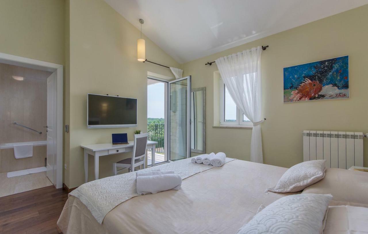 Villa Sterpazzi - Near Porec With Sea View, Private Jacuzzi, Sauna And Pool Višnjan Exterior foto