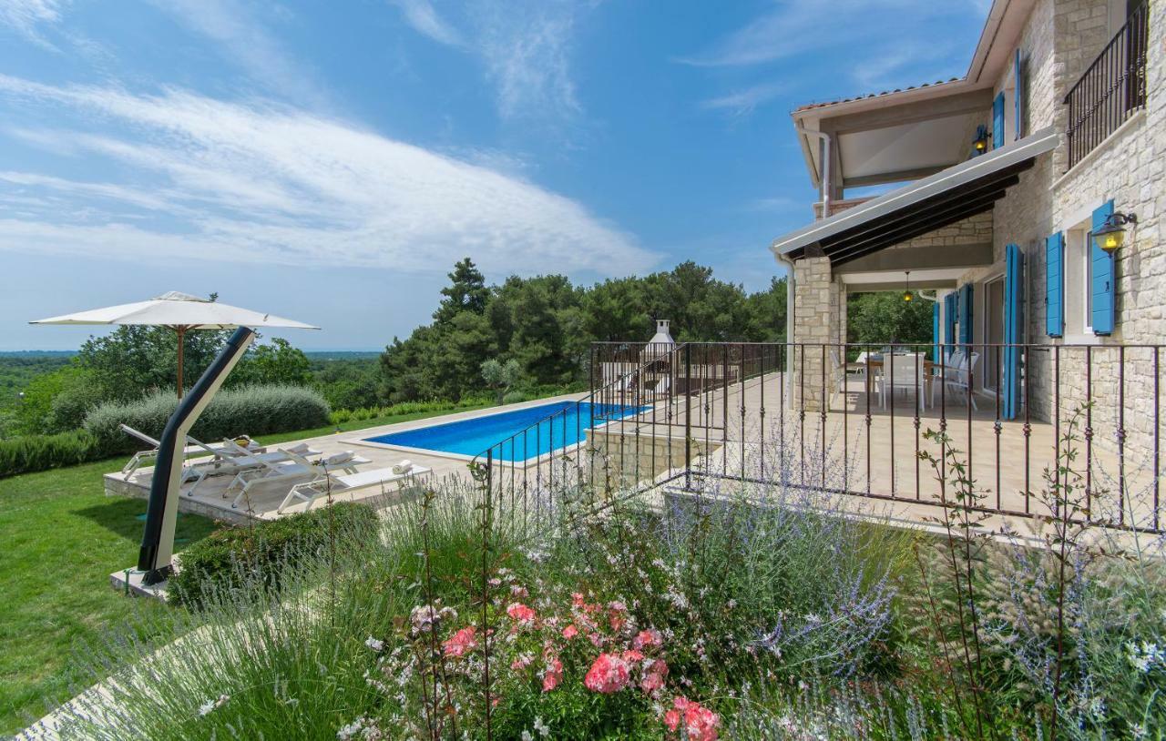 Villa Sterpazzi - Near Porec With Sea View, Private Jacuzzi, Sauna And Pool Višnjan Exterior foto