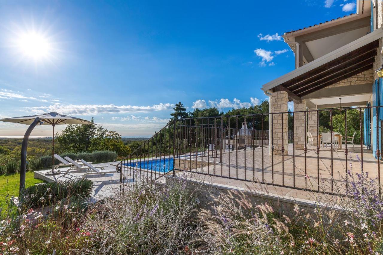 Villa Sterpazzi - Near Porec With Sea View, Private Jacuzzi, Sauna And Pool Višnjan Exterior foto